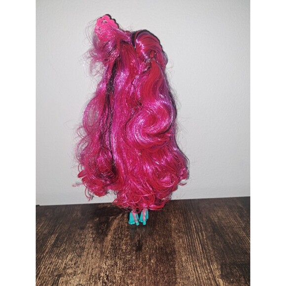 LOL Surprise OMG Queens Miss Divine Fashion Doll - Picture 7 of 12